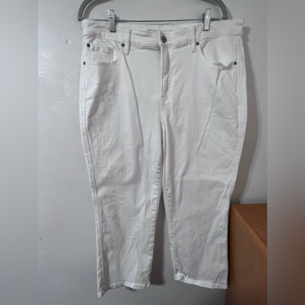 CHICO’S Define Me Straight Leg Crop Jeans Size 3 (16)